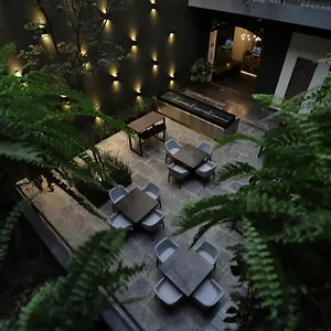 Isabel Hotel